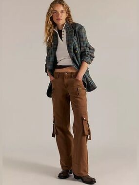 We The Free Low Rise Sedona Cargo Pant Toffee Color Size 6 Straight Leg NWT